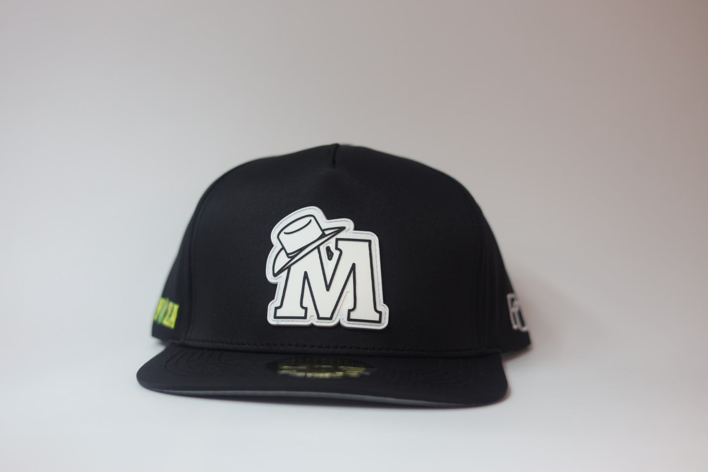 Gorra Plebes Caps “M Grande”